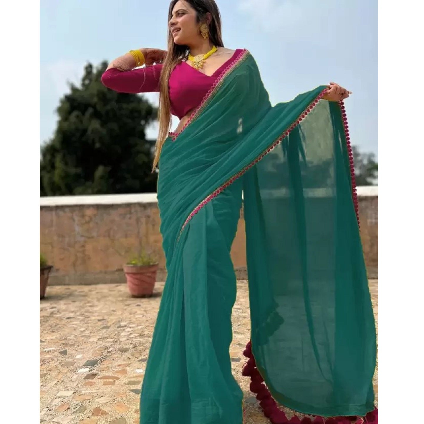 Green Solid Georgette Red Lace Saree